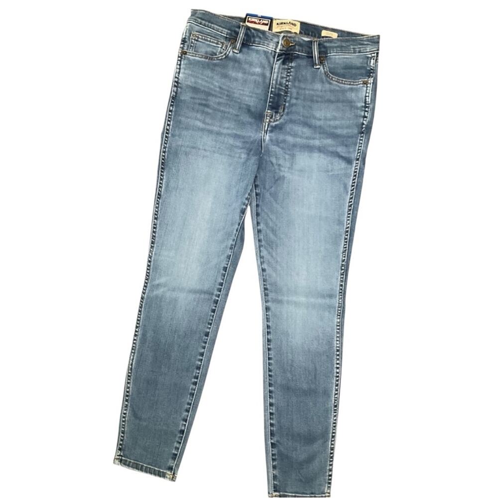 Kirkland Signature Women's Denim Jeans High Rise Light Blue Size 10 NWT